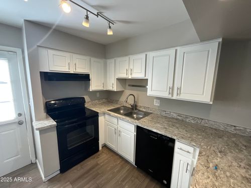 11-810 E Colter St, Phoenix, AZ, 85014-3135 | Card Image