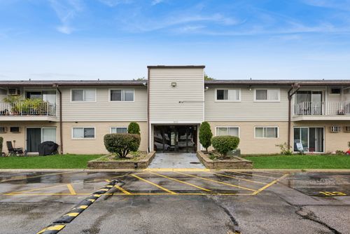 211-850 E Old Willow Rd, Prospect Heights, IL, 60070-2130 | Card Image