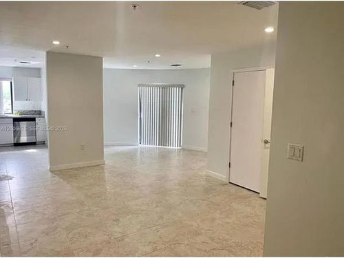 201-710 E 9th St, Hialeah, FL, 33010-4572 | Card Image