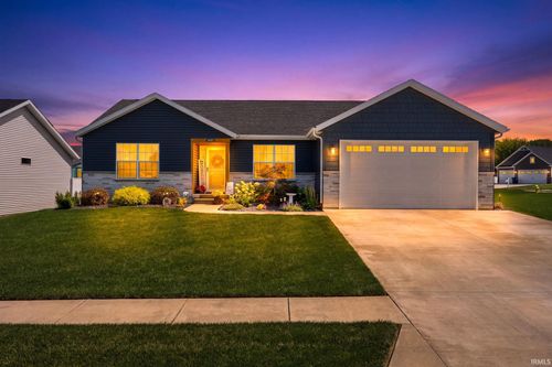 1831 Southridge Dr, Frankfort, IN, 46041-3293 | Card Image