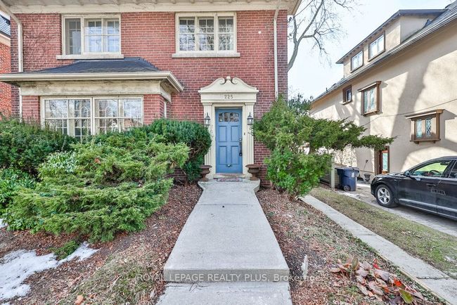 225 Glenrose Ave, House other with 4 bedrooms, 3 bathrooms and 4 parking in Toronto ON | Image 4