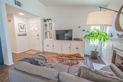 h-2402 Pleasant Way, Thousand Oaks, CA, 91362-3269 | Card Image