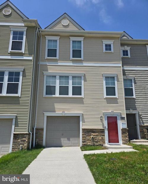 429 Woodcrest Dr Se, WASHINGTON, DC, 20032-5484 | Card Image