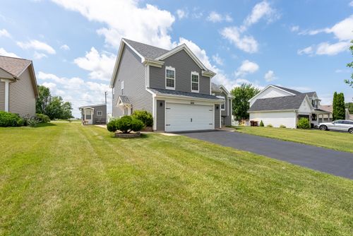 5006 Keri Dr, Loves Park, IL, 61111-5379 | Card Image