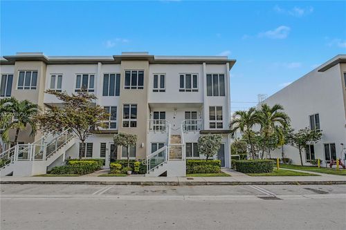 203-10260 Nw 63rd Ter, Doral, FL, 33178-3074 | Card Image