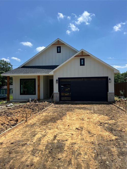 1117 Fort Worth St, Grand Prairie, TX, 75050-5444 | Card Image