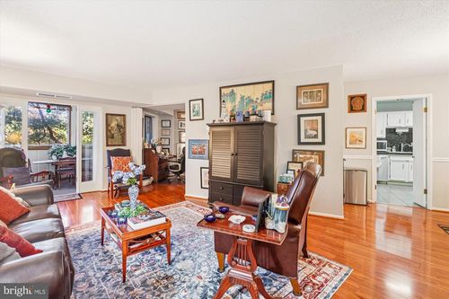 apt-203-5902 Mount Eagle Dr, ALEXANDRIA, VA, 22303-2514 | Card Image