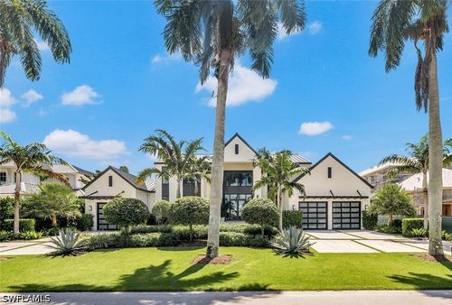 556 17th Ave S, NAPLES, FL, 34102-7407 | Card Image