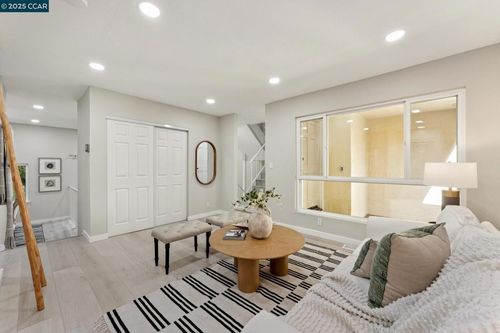 332 Kinross Dr, Walnut Creek, CA, 94598-2108 | Card Image
