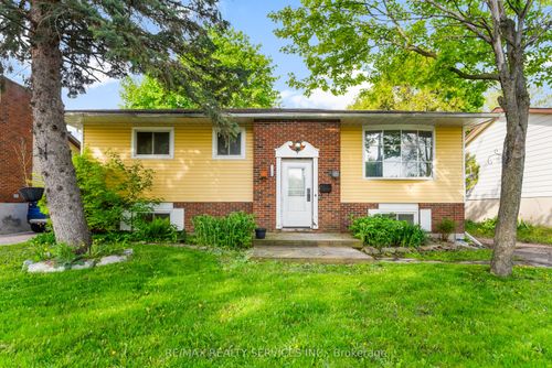 775 Tupper St, Brockville, ON, K6V6A1 | Card Image