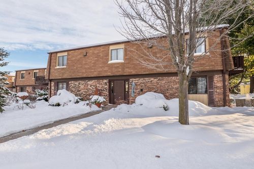 206-1123 Marcia Avenue, West Bend, WI, 53090 | Card Image