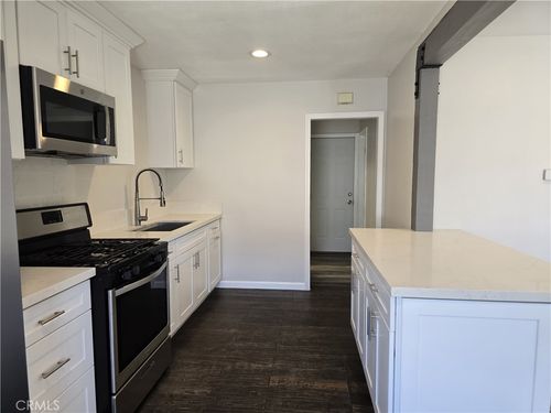 534 N Batavia St, Orange, CA, 92868-1219 | Card Image