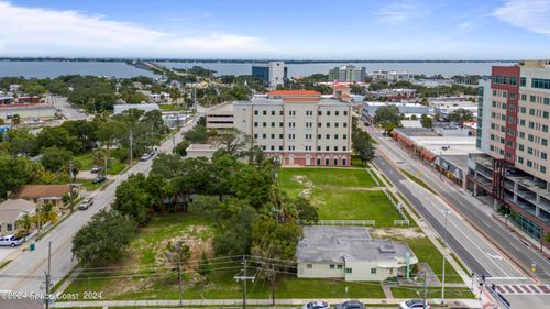 808 E Strawbridge Ave, MELBOURNE, FL, 32901-4737 | Card Image