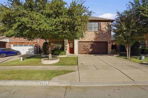 3913 Weatherstone Dr, Fort Worth, TX, 76137-7068 | Card Image