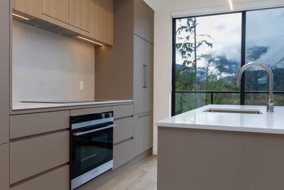 9 - 40809 The Crescent, Townhouse with 3 bedrooms, 2 bathrooms and 2 parking in Squamish BC | Image 3