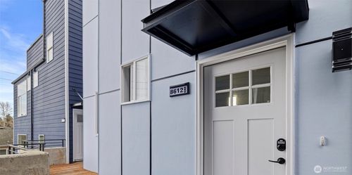 b-8612 42nd Ave S, Seattle, WA, 98118-4522 | Card Image