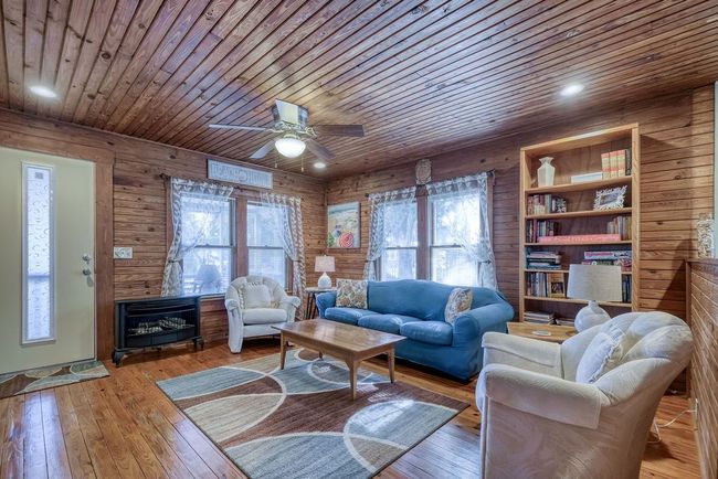 12403 Cedar St, House other with 2 bedrooms, 1 bathrooms and null parking in Cedar Key FL | Image 5