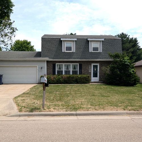 1530 Meadowlark Dr, Janesville, WI, 53546-1415 | Card Image