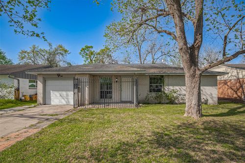 3730 Darlinghurst Dr, Houston, TX, 77045-5522 | Card Image