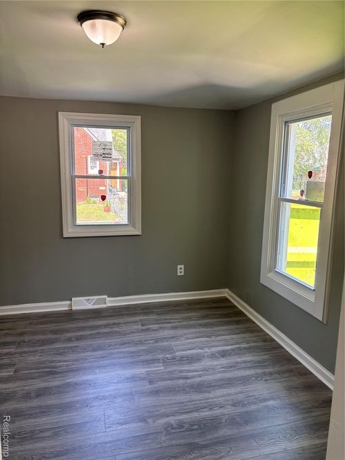 10891 Mogul St, Detroit, MI, 48224-2443 | Card Image