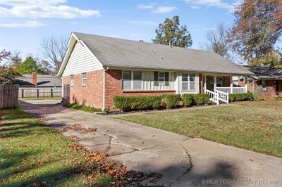 5330 S Yorktown Avenue, House other with 4 bedrooms, 2 bathrooms and null parking in Tulsa OK | Image 2