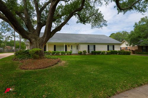 2304 Belmont Blvd, Bossier City, LA, 71111-2427 | Card Image