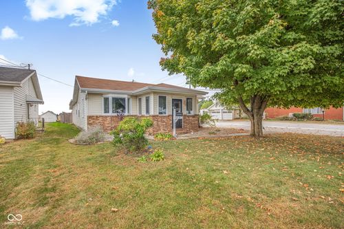 1061 N Main St, Tipton, IN, 46072-1068 | Card Image