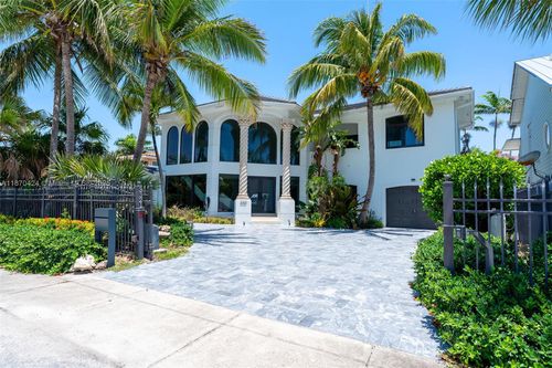 3321 Ne 16th Pl, Fort Lauderdale, FL, 33305-3716 | Card Image