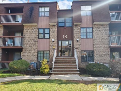 1471-147 Overlook Ct, Woodbridge, NJ, 07095-1450 | Card Image