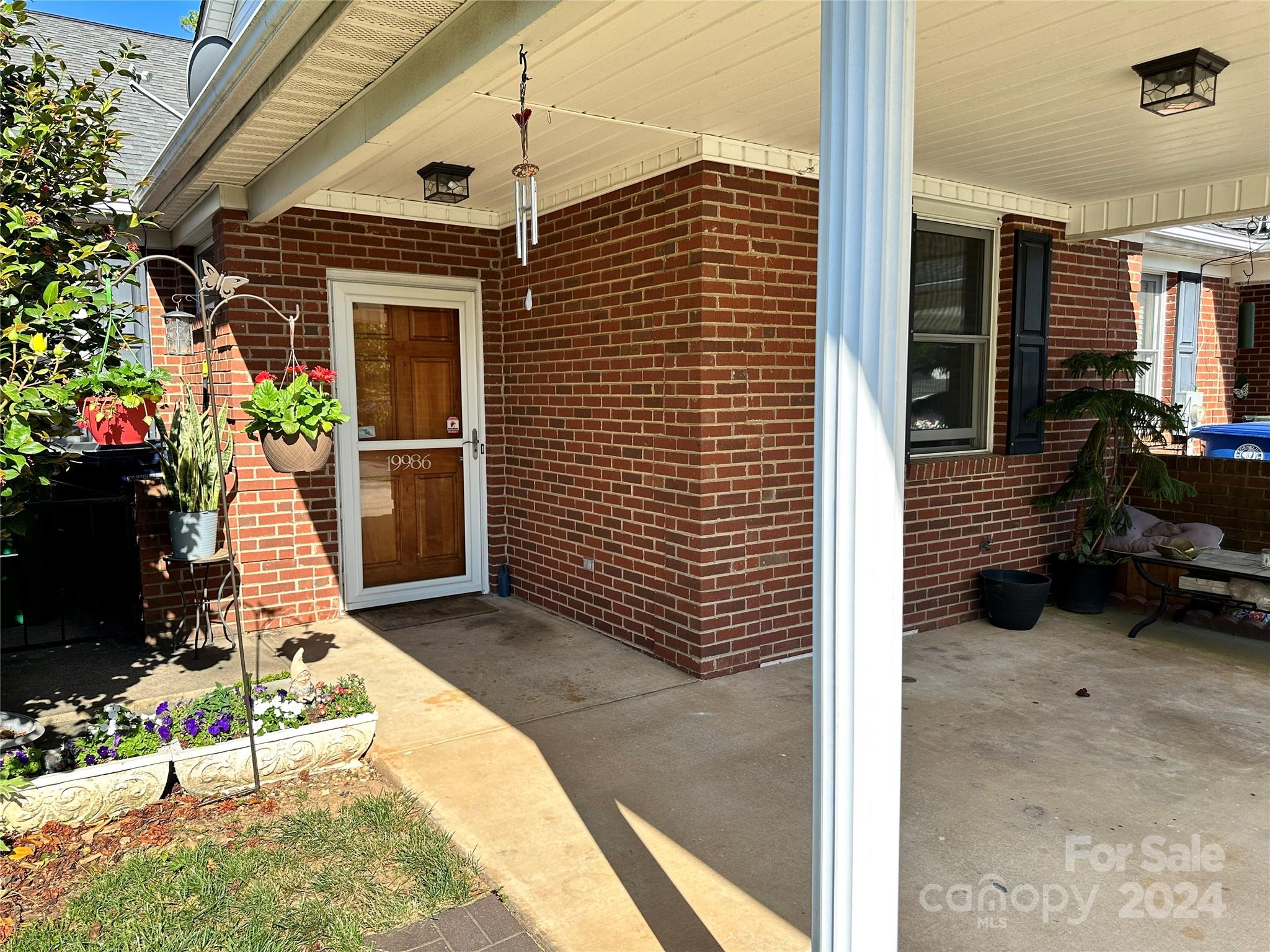 Oak Leaf Cir, Cornelius, NC 28031