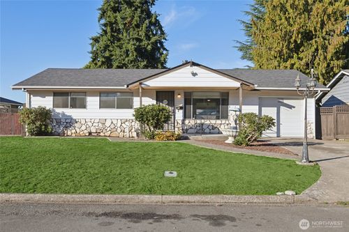 607 22nd St Se, Auburn, WA, 98002-7625 | Card Image