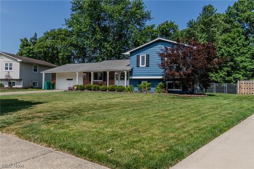 6478 Fairfax Dr, Mentor, OH, 44060-3832 | Card Image