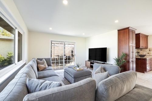 2206 Stinson St, Simi Valley, CA, 93065-4973 | Card Image