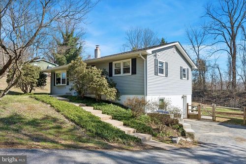 100 Evergreen Dr, COATESVILLE, PA, 19320-1710 | Card Image