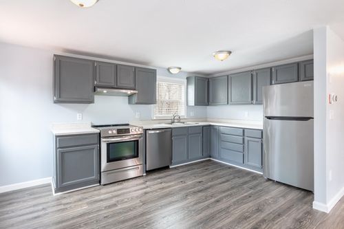 27 Spruce St, Laconia, NH, 03246-3844 | Card Image