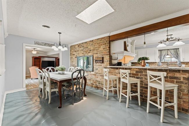 202 Tree Trunk Dr, House other with 5 bedrooms, 4 bathrooms and 2 parking in Spring TX | Image 8