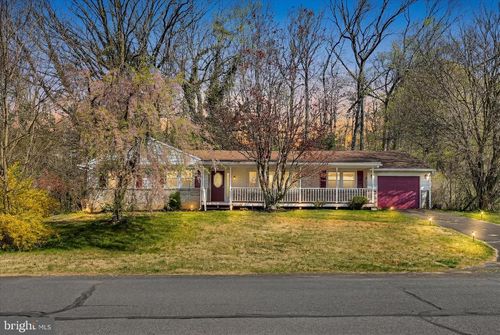 515 Pine Hill Dr, Pine Grove, PA, 17963-1706 | Card Image