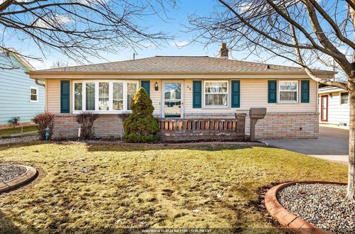 49 Fairway Court, APPLETON, WI, 54913 | Card Image