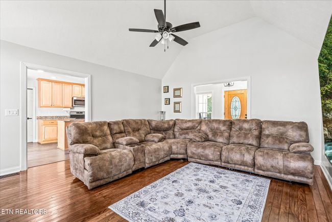 1036 Circle Dr, House other with 3 bedrooms, 2 bathrooms and null parking in Jamestown TN | Image 13