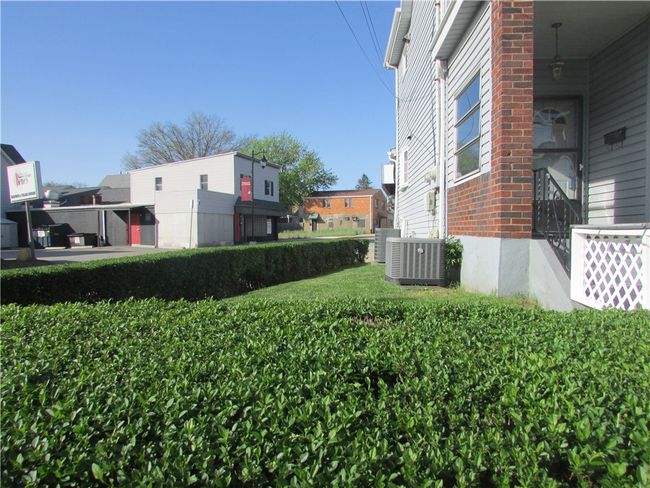 419 Chicora St, House other with 2 bedrooms, 2 bathrooms and 1 parking in East Mc Keesport PA | Image 25