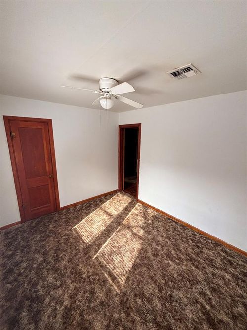 1504 N 6th St, Sayre, OK, 73662-4014 | Card Image