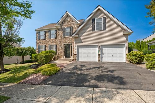 2305 Aberdeen Way, Macungie, PA, 18062-8239 | Card Image