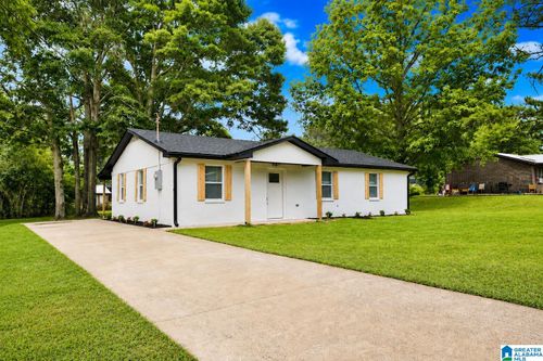 109 Lilly St, Clanton, AL, 35045-8805 | Card Image