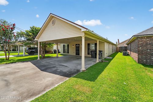 1518 Patout St, New Iberia, LA, 70560-6937 | Card Image