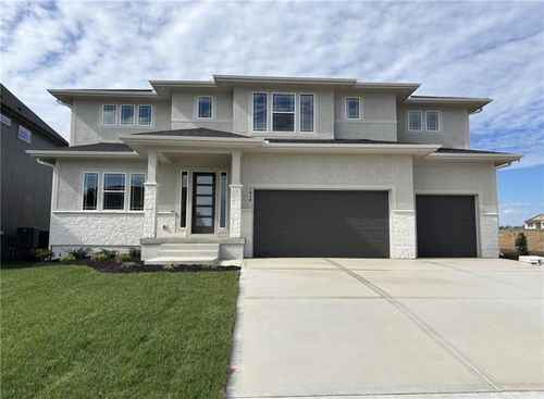 1816 Sw Arbormist Dr, Lee's Summit, MO, 64082-2700 | Card Image
