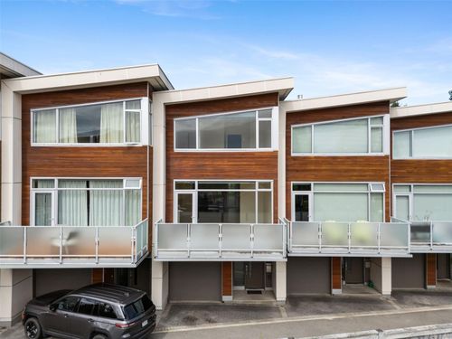3-2830 Irma St, Victoria, BC, V9A1S2 | Card Image