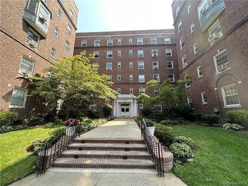 4c-17506 Devonshire Rd, Jamaica, NY, 11432-2913 | Card Image