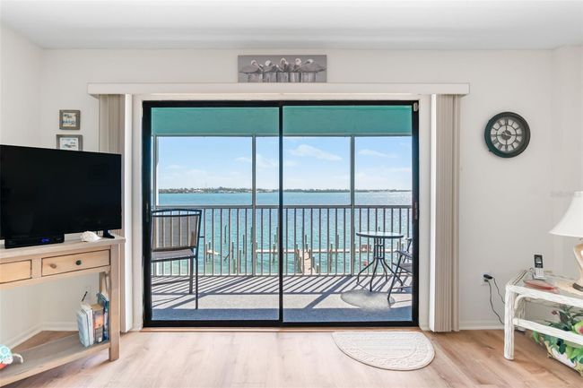14 - 901 Gulf Dr S, Condo with 2 bedrooms, 2 bathrooms and null parking in Bradenton Beach FL | Image 7