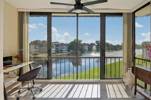 309-311 S Hollybrook Dr, Pembroke Pines, FL, 33025 | Card Image