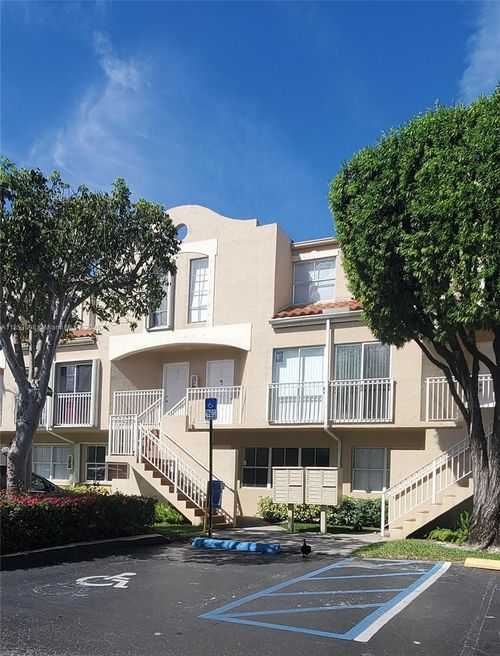 apt-107-8695 Nw 6th Ln, Miami, FL, 33126-3845 | Card Image